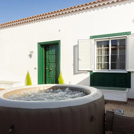 Live Playa Chica Abades Appartement *